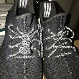 Yeezy Boost 350 v2 Black